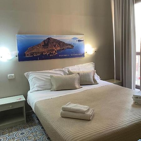 Phenicusa Milazzo Buitenkant foto