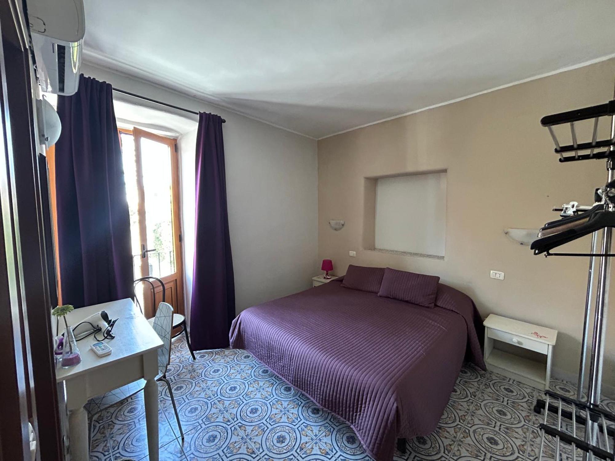 Phenicusa Milazzo Buitenkant foto