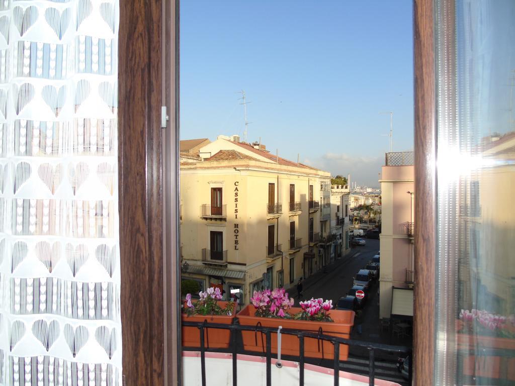 Phenicusa Milazzo Buitenkant foto